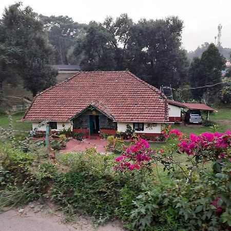 A Quaint Cottage With Rajah'S Seat View. Madikeri Bagian luar foto