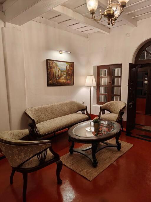 A Quaint Cottage With Rajah'S Seat View. Madikeri Bagian luar foto
