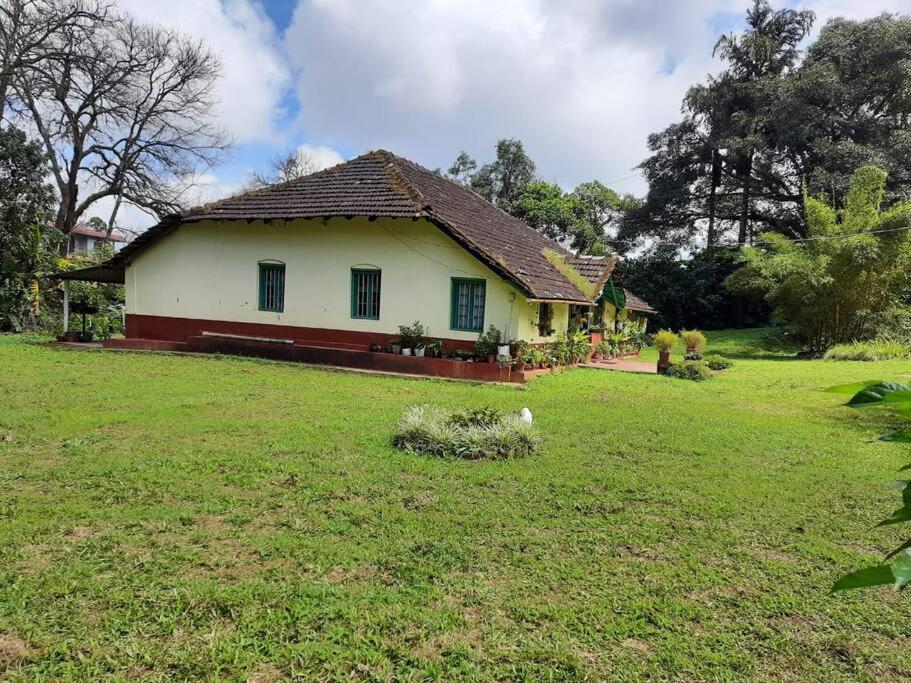 A Quaint Cottage With Rajah'S Seat View. Madikeri Bagian luar foto