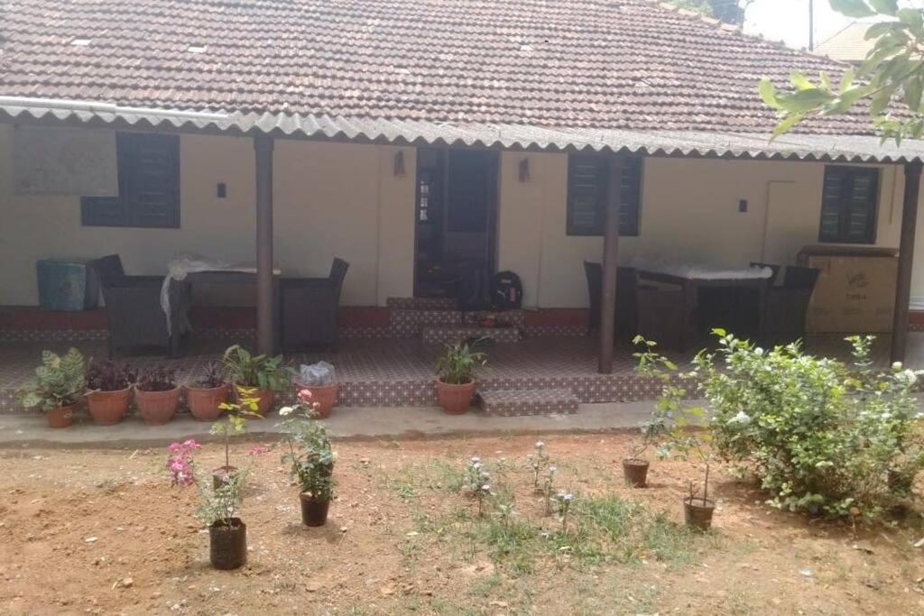 A Quaint Cottage With Rajah'S Seat View. Madikeri Bagian luar foto